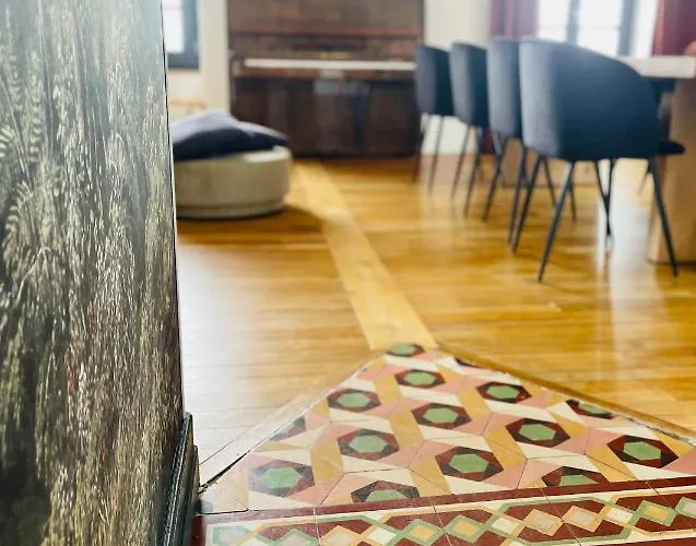 Jolie M'home, Le Puy Du Fou, 15 Pers, 7 Ch, 5 Sde, 5 Wc Mauleon